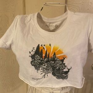 Rossignol t-shirt size medium.  Cropped super cute good condition 🦌